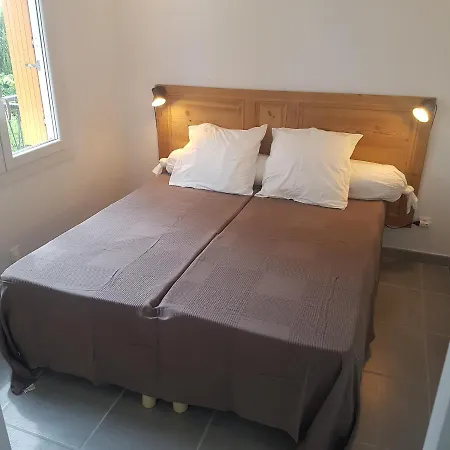 Les Lucioles Apartman *